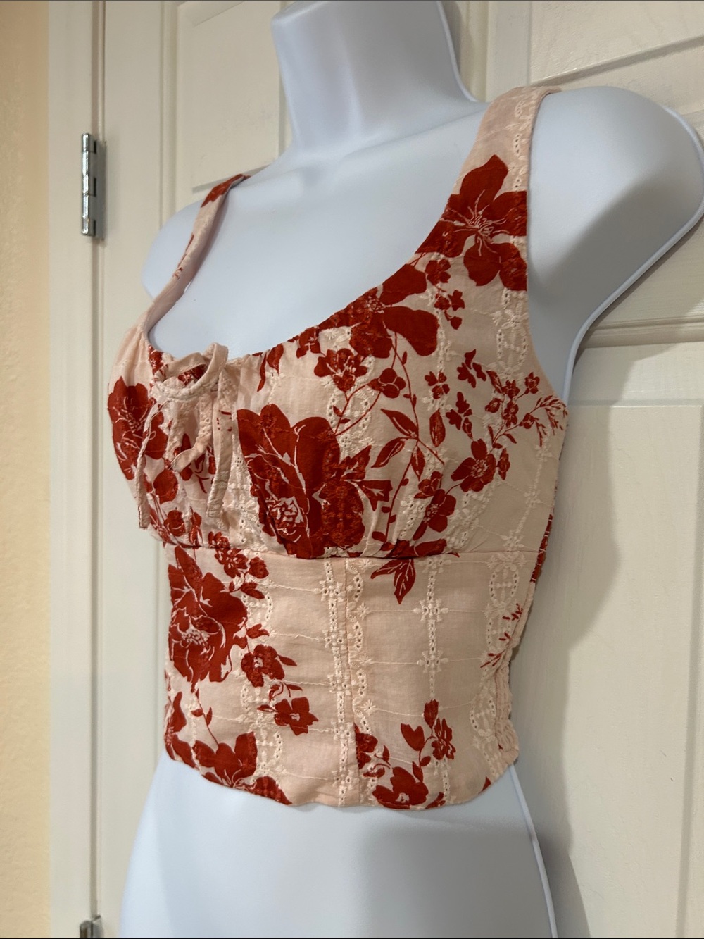 Crystal Sky Red White Floral Bustier Crop Top Smocked Eyelet Med M - Picture 4 of 6